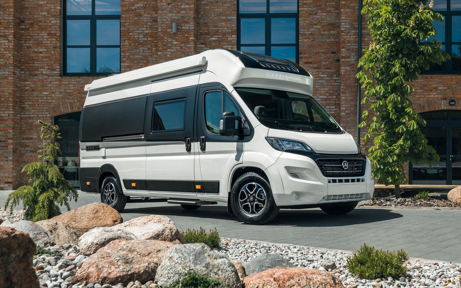 Ce Camper-van Affinity présenter à un large public lors du Suisse Caravan Salon 2020.