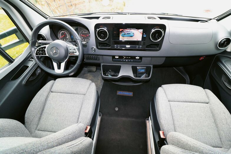 Das Armaturenbrett im Mercedes-Sprinter erreicht fast PKW-Niveau und bietet alle relevanten Ausstattungsmerkmale.